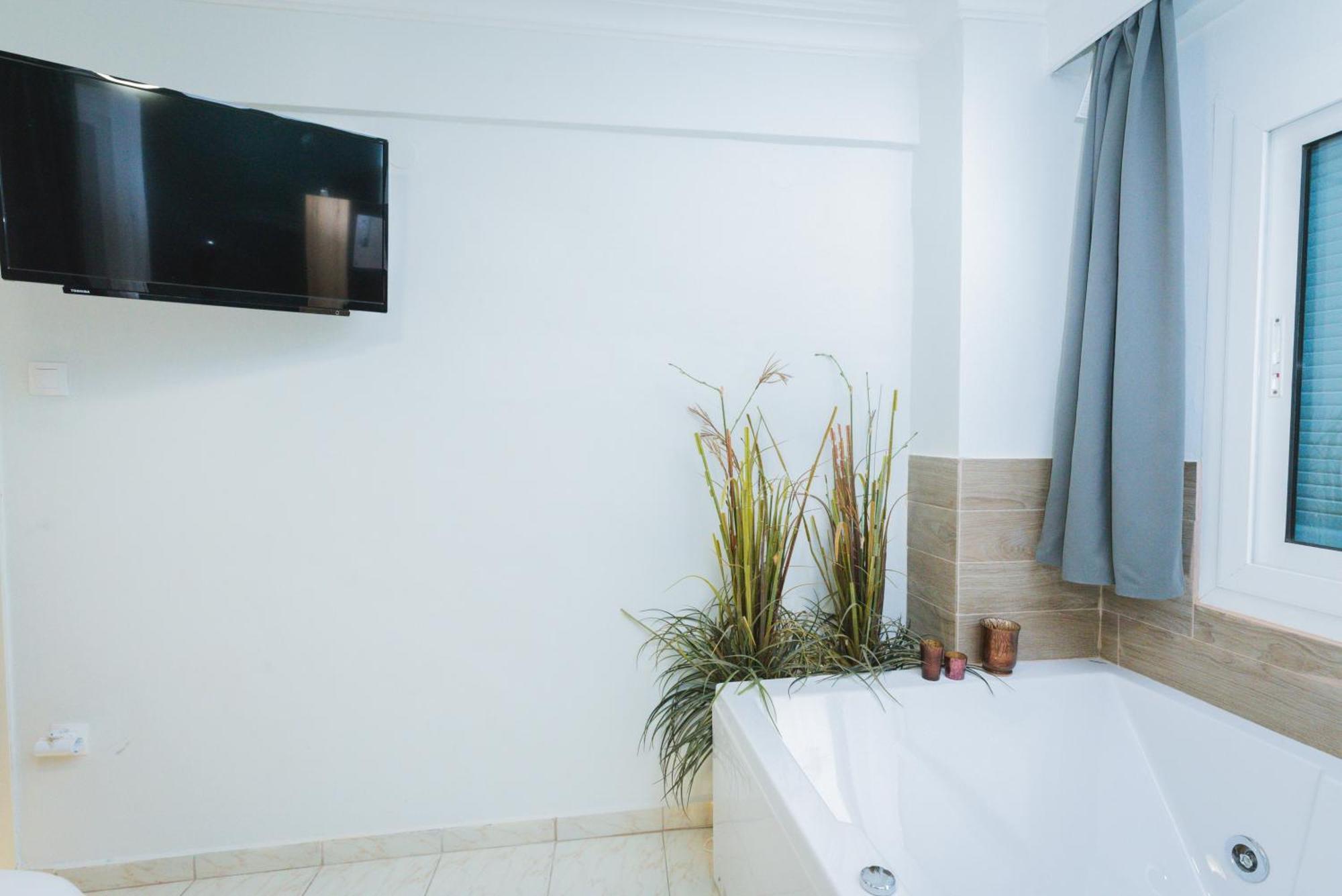 Stylish Apt W Jacuzzi, 5 Min To White Tower 塞萨洛尼基 外观 照片